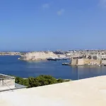 Grand Harbour *