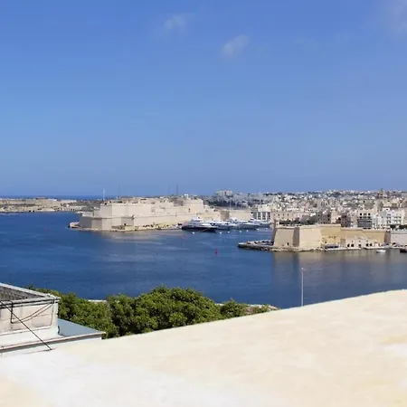 Grand Harbour *