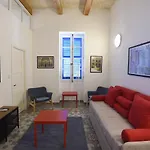 Grand Harbour Apartment *